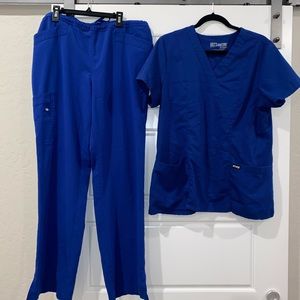 Greys Anatomy Drawstring Cargo Pant & 2 Pocket Scrub Top